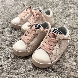 Chic Kids Sneakers in Pink and White